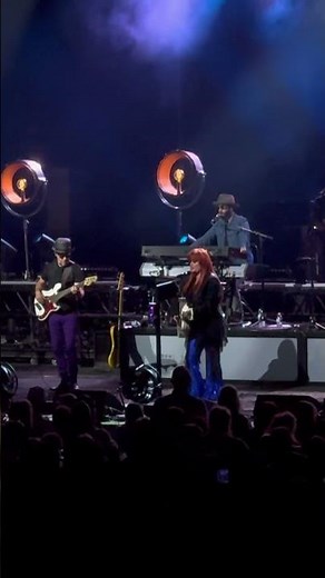Wynonna Judd — Rockin’ with the Rhythm of the Rain @ Riverbend Music Center (09/11/2025)