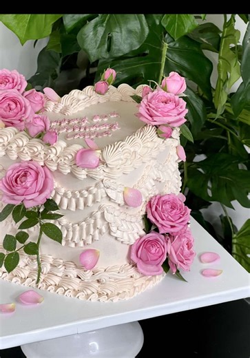 Feminine Birthday Cake with Mango Passion Fruit Flavor