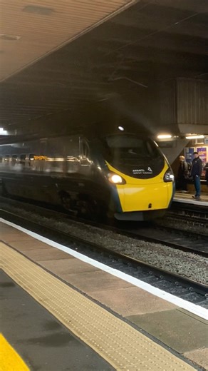 Pendolno arriving at Birmingham International. 📸🚆 #train #railway200 #class390 #brimingham #nec