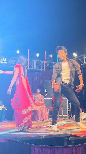 Pyar kare ya tangri re 🤭😂🥰 #nightshow #enjoy #bhojpuri #dance #trndingdance #viralvideo #foryou #punitpyare2 | punit pyare dancer