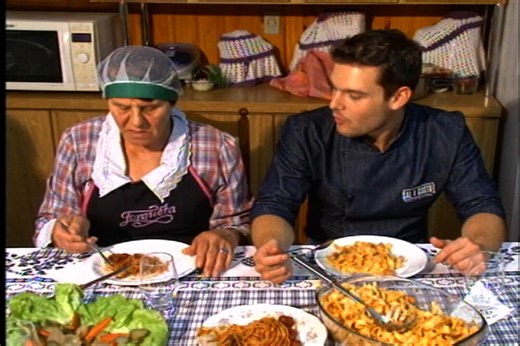 Chef é desafiado a cozinhar numa casa típica italiana