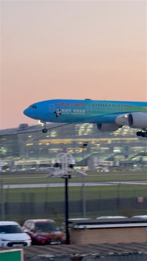 🇨🇳 China Southern Airlines Boeing 787-9 on short final, Runway 09L, arriving from Guangzhou (CAN). | Aviation Passion