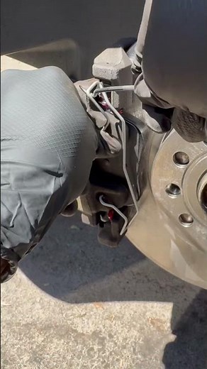 2012-2019 Volkswagen Passat Front Brake Pads And Rotors Replacement ‪@ElmoMotorWorks‬