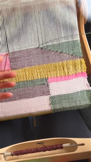 ALittleWarped | Weaving shapes from my POV 🤓 #rigidheddle #rigidheddleweaving #weavingloom #wallhangingdecor | Instagram