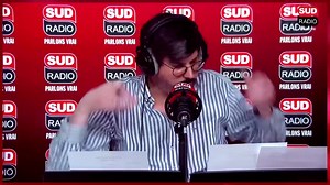 17 reactions · 6 comments | La mairie de Carpentras instaure un couvre-feu pour les mineurs pour lutter contre la délinquance et le trafic de drogues : "Les jeunes de 13 ans n'ont rien à faire dehors, les parents doivent assumer la responsabilité" déclare le maire Serge Andrieu youtu.be/urZKfOkAgow | Sud Radio | Facebook