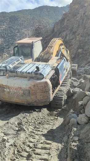 Powerful Excavator Working Hard 🚧 | Real Construction Work & Heavy Equipment in Action #excavator