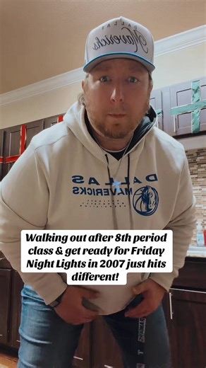 #fypシ゚viral #fyp #2000sthrowback #2000s #2000smusic | Friday Night Lights