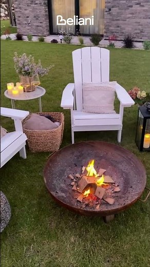 Relax in Style with Beliani's Wooden Outdoor Sun Loungers