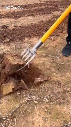 This Heavy-Duty Garden Fork Destroys Hard Soil 😮