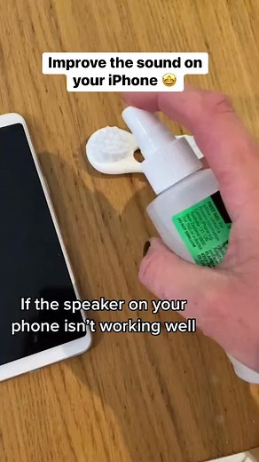 Here’s how to clean the speaker on your phone and improve the sound quality 👌 this top was a game changer for me and my grotty phone. #cleaning #iphone #iphonerepair #cleaningspeaker | Kacie Stephens