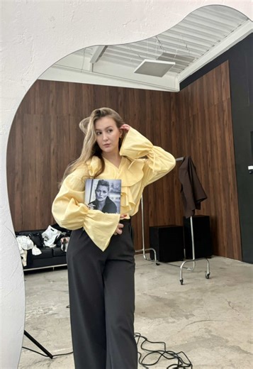 Шаблоны, благодаря которым не придется тратить часы на подготовку к урокам. Просто вставь свои задания, и готово! - сюжетная линия - редактируемый текст - настроенные кнопки перехода и анимация - инструкция по работе с презентацией Чтобы получить, пиши « » в комментариях и личных сообщениях, и я обязательно с тобой свяжусь 🫶🏻 Да-да, на работу уже завтра, а не через два дня, просто видео дублирую с блога) Inst @anna_medvedtsina - в моем блоге еще больше материалов и пользы для учителей, загляды