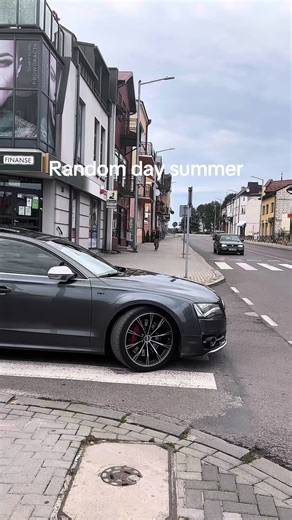 Audi S8 D4: 700 HP V8 for Summer Adventures