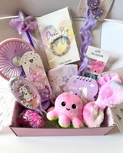 Personalized Gift Box for Little Girls | Birthday Gift Set | Custom Busy Box for Kids| Holiday Gift for Girls| Personalized Bracelet - Etsy