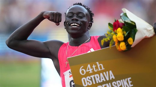 17-year-old Australian phenom Gout Gout sprints to 200m victory in his international debut
