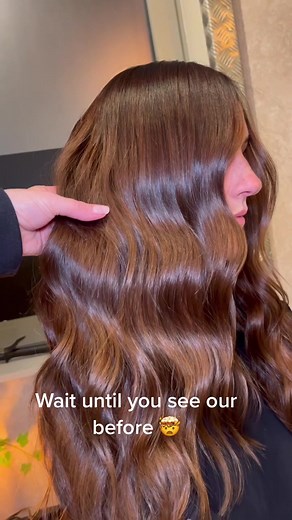 How gorgeous is this chocolate brunette 🤎 Formula - root 5/75 7/1 4% #colortouchwella Panel one - 5/75 7/1 4% Panel two - 6/75 6/37 4% #colortouch I used two formulas through the ends to create a multi dimensional feel. No pre pig involved as the double 7’s do all the hard work for you 🤍✨ #kellyevanshair #foryou #wella #wellaprofessional #wellacolor #wellaeducation #wellauki #colourspecialist #hayleybieber #brunette #expensivebrunette @Wella Professionals