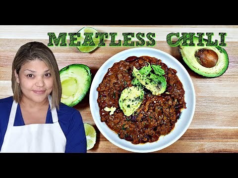 Meatless Chili Recipe | Beyond Meat Taste Test | Simply Mama Cooks