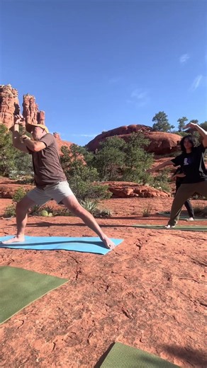Rockin and rollin on the Sedona Red Rocks. Vortex yoga hiking in Sedona ￼