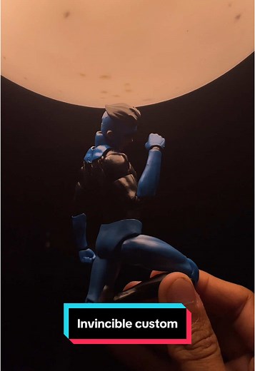 Invincible Blue Suit Custom Mafex Posing Techniques