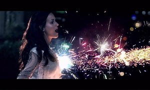ケイティ・ペリー「Firework」解説：21世紀最大級のアンセムとなった普遍的名曲の魅力