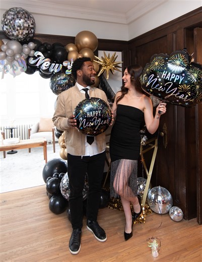 13 reactions | The show goes on all night or should we say midnight Celebrate the New Year with Anagram's Festive Sparkle Collection ✨ Contact your distributor for more information #anagramballoons #anagramnewyear #newyear #newyeardecor #newyearballoons #2026newyear #2026 | Anagram Balloons | Facebook
