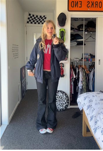 letting my height pick my outfit ##fyp##outfitideas##outfitinspo##tiktoktrend##fashion baby tees from @@In Print We Trust(use code SOLLAYLAY for $$ off)