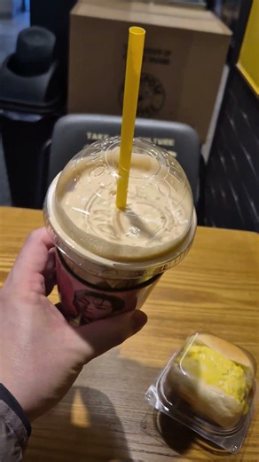 컴포즈커피 신상 에어리아메리카노 2300원