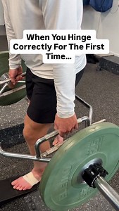 LEG SHAKES doing a kickstand hinge! Load isn’t the only way to progress an exercise. This is a pro hockey player who would traditionally lift heavy on the trap bar using a bilateral stance. With that said, after doing some assessment measurements, I saw that he didn’t have a lot of range of motion at the hips. So I put the trap bar on a few boxes to lift his centre-of-mass and work within his range. We also decided to do a kickstand to reinforce internal rotation at the hip. As you can see, with