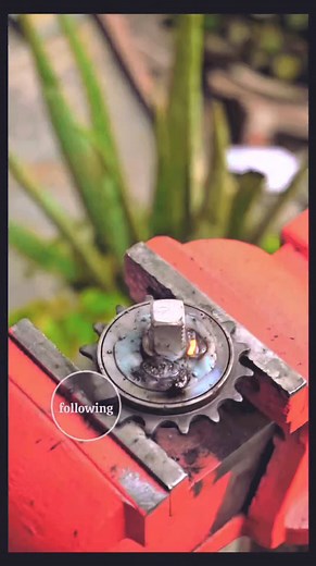 ✨ Creative Ideas from Bicycle Chains 🚴‍♂️🔗 👉 Unique DIY Crafts Made from Old Bike Chains 💡🛠️ #jalsaoflight #viralreels #tips #tricks #shorts #tools #allfollowers | Jalsa of light