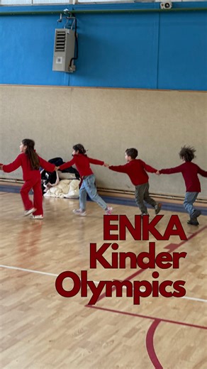 İstanbul ENKA Okulları on Instagram: "ENKA Kinder Olimpiyatları’na hoşgeldiniz! Anaokulu öğrencilerimiz dersleri sırasında önce farklı ülkeleri tanıdı; sonunda ise hayal güçlerini kullanarak kendi ülkelerini tasarladı. Bayrakları ve marşlarıyla Basketbol Salonu’nda buluşan North Treeland (Ağacıstan), Cherrika, Sweet Capy Land, Hedgehoistan ve Sunland, Olimpiyat ruhunu ENKA’da yaşattı. Her sınıf, kendi ülkesinin resmî oyununu arkadaşlarına öğretirken sağlıklı rekabet ve iyi sporculuk ön plandaydı