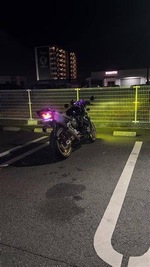 CB400族車の魅力とデュアルパーツ