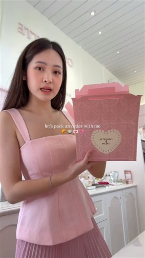 @odelyn.mackenzie on Instagram: "pack saltbreads with me 💗💗 @coquettencream"