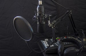 5 Must-Know Voiceover Artist Cons