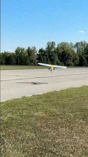 Sunny days make for a good time to learn how to fly RC with the HobbyZone Carbon Cub S 2 1.3m!