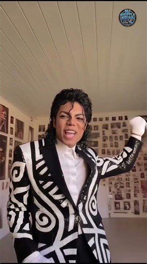 Michael Jackson showing moves from Beat It #michaeljackson #beatit #thekingofpop