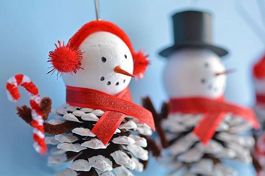 How to Make Pinecone Snowman Ornaments