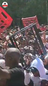 The University of Cape Town is experiencing increasing unrest as students protest against fee blocks and a lack of housing. 🎥 Ayanda Ndamane #students #studentaccommodation #UCT #protest #SouthAfrica | IOL News