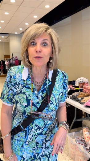 Live from the Fall’s Finest Garage Sale! If you aren’t here, what are you doing?! Get on down here and shop these great deals! We can’t wait to see you behind our pop-up pink door! #swagboutique #fallsfinestgaragesale #pinkdoor | Swag Boutique