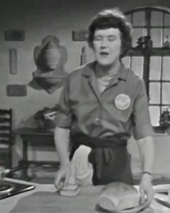 316K views · 9.4K reactions | Julia shows us how to turn a stale loaf of plain white bread into croustades, individual crusts waiting to be filled. #bread #frenchcuisine #juliachild | Julia Child | Facebook