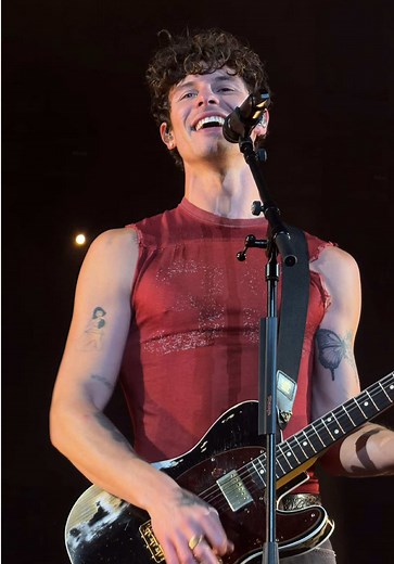 Shawn Mendes: Live Performance of 'In My Blood' in Chicago