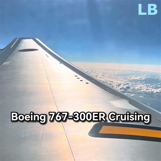 Boeing 767-300ER Cruising #Aviation #Boeing #Boeing767