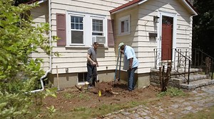 358K views · 3.2K reactions |  Removing arborvitaes doesn’t have to be a headache. Lee Gilliam demonstrates how to take them out safely and efficiently. | This Old House | Facebook