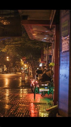 Lofi Chill Piano soothing rain ambience