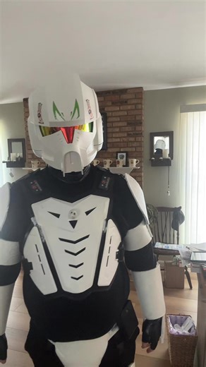 Debuting my phase 2 clone pilot uniform with some new stickers on the helmet! #cosplay #clonepilot #phase2