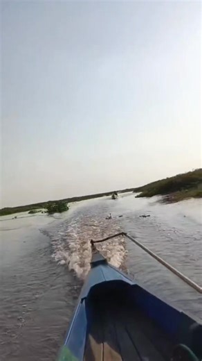 Enjoying the canoeing in South Kalimantan. #banjarmasintours #kalimantantrips | I Show You Indonesia