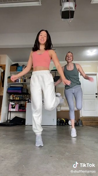 another little shuffle combo for you! Try this one and tag us in it!! #momswhoshuffle #shuffletutorial #beginnershuffle #dancetherapy