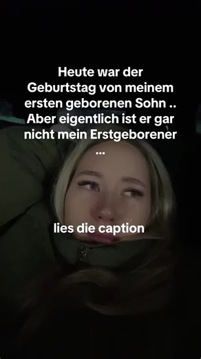 2021 war ich bereits schwanger und habe mein Kind in der 13/14 ssw verloren . Das Herz hat einfach aufgehört zu schlagen . Ich weiß noch, wie mir der Boden unter den Füßen weggezogen wurde. Wie aus Vorfreude plötzlich Schock wurde. Wie aus Plänen Stille wurde. Ich war bestürzt. Verloren. Unendlich traurig. Und ehrlich gesagt: Ein Teil von mir ist es bis heute. Wenn ich heute meine Kinder anschaue, erfüllt mich das mit tiefer Dankbarkeit aber manchmal frisst es mich innerlich auf, zu wissen, dass