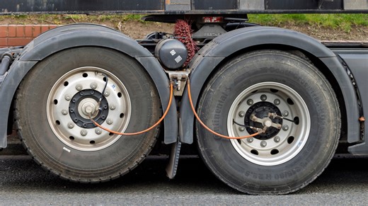 How Do The Automatic Tire Inflation Systems On Semi-Trucks Actually Work? - SlashGear