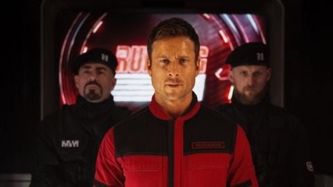 The Running Man, Glen Powell ricorda la scena "più surreale" girata in asciugamano