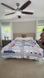 How to fold blankets #foldinghacks #foldingclothes #homehacks | Folding Queen