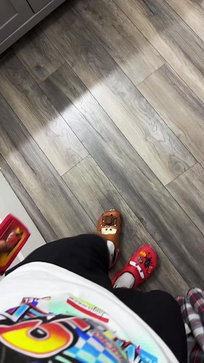 #matercrocs #towmater #lightningmcqueen #lightningmcqueencrocs #wallet #fyp #carsmovie #disneycars #lightningmcqueenday #kachow